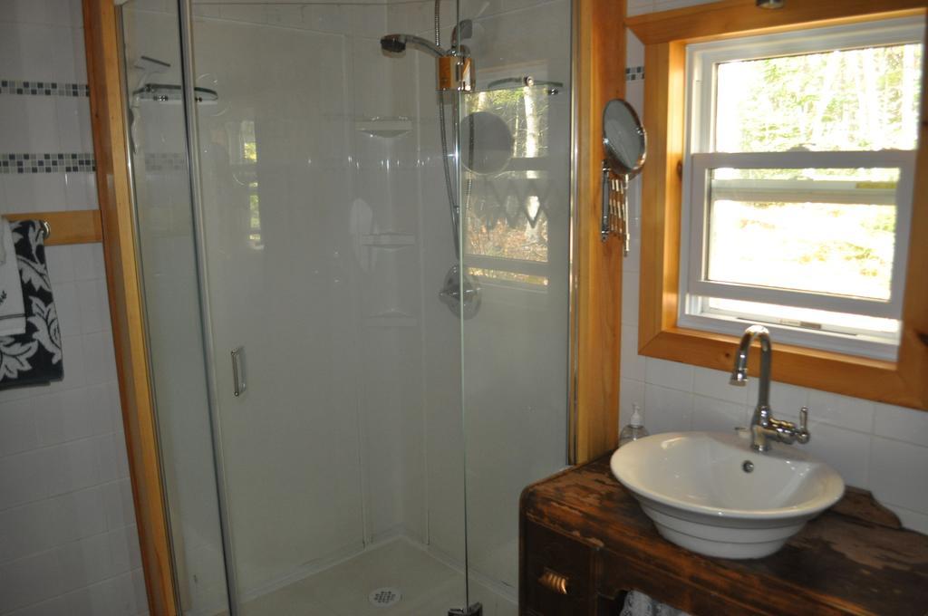 Birch Plain The Sleeping Moose Cottage מראה חיצוני תמונה