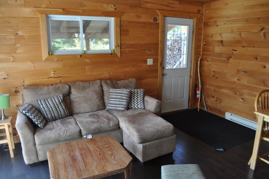 Birch Plain The Sleeping Moose Cottage מראה חיצוני תמונה